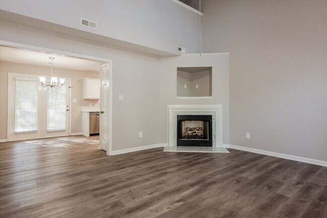 Foto del edificio - 1614 Royal Tree Ct