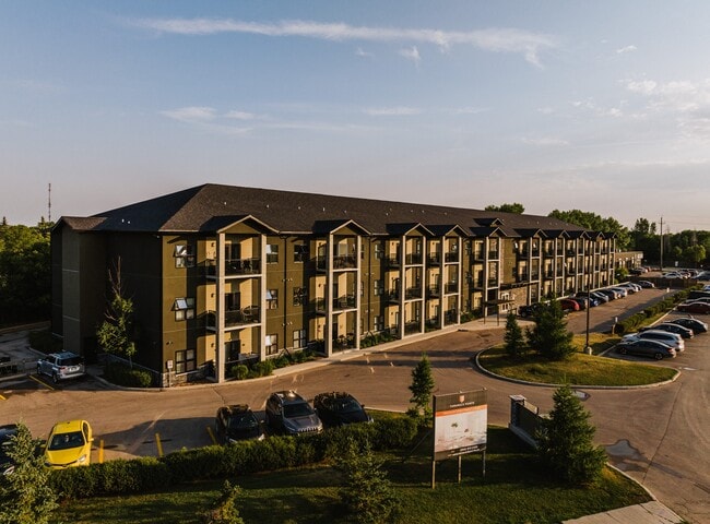 Building Photo - Tamarack Pointe