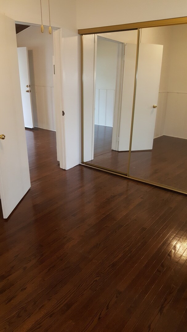 Foto del edificio - Charming 1bdr duplex with private yard and garage!