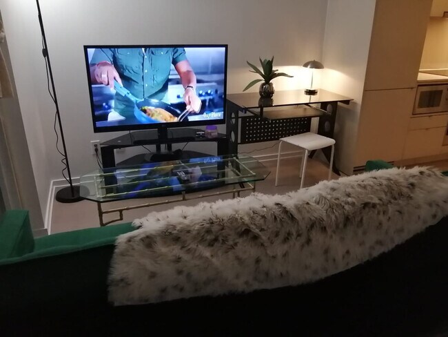 Building Photo - 101 Peter St