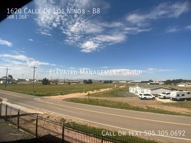 Building Photo - 1620 Calle de los Ninos Ave