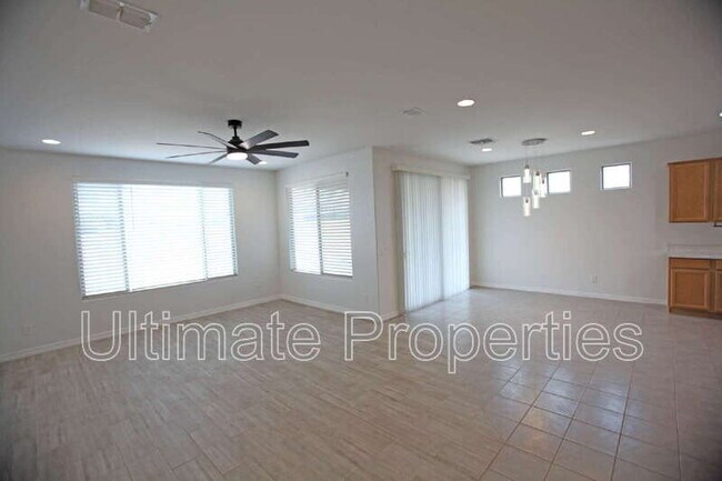 Building Photo - 25976 W Louise Dr