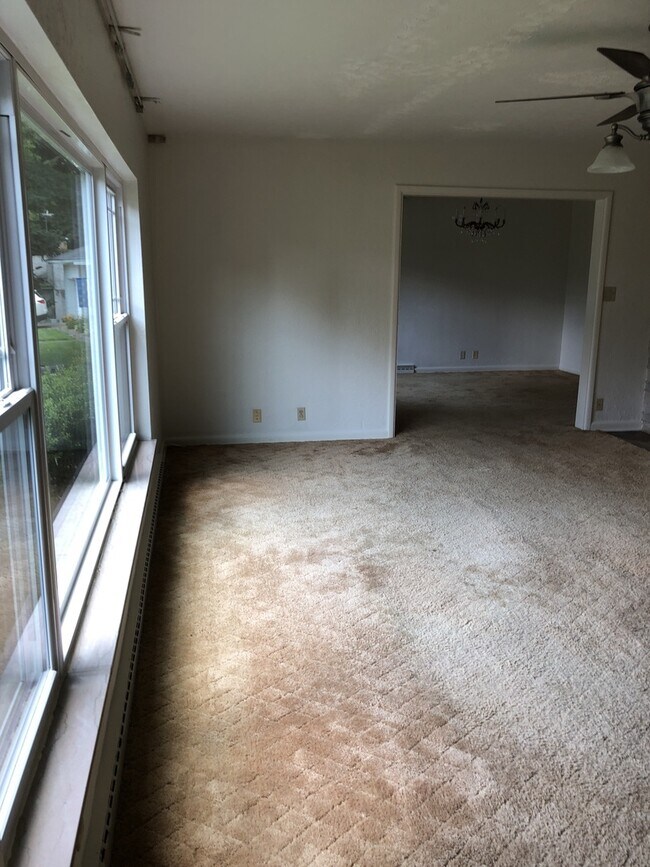 Building Photo - Saint Albans Rancher with unfinished basement
