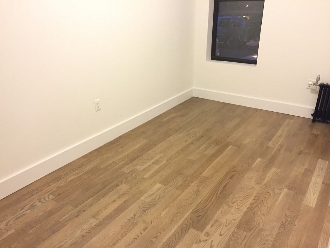 Primary Photo - 2112 Regent Pl