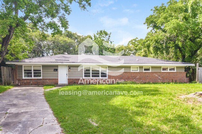 Foto del edificio - 1421 Narrow Ln Ct