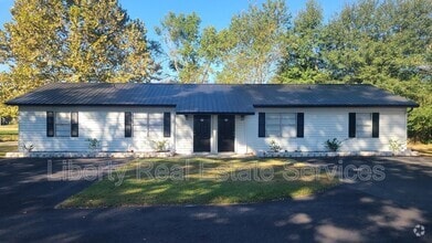 Building Photo - 64 Live Oak Loop