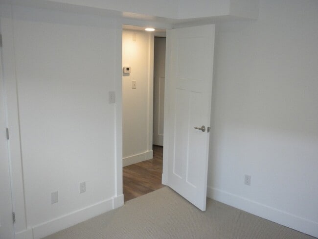 Building Photo - 920 W 260 S St