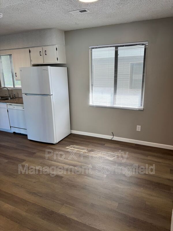 Building Photo - 1238 E Guinevere St