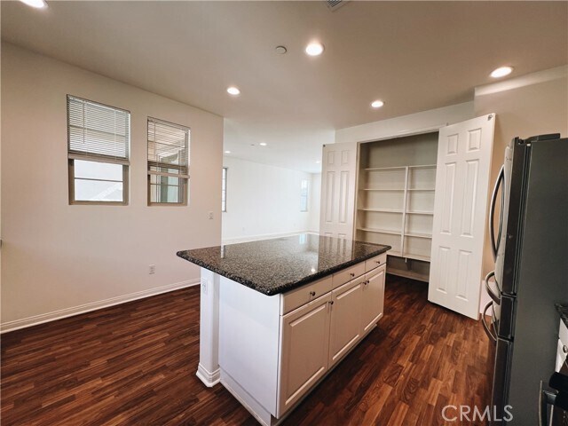 Foto del edificio - 7554 Botany St