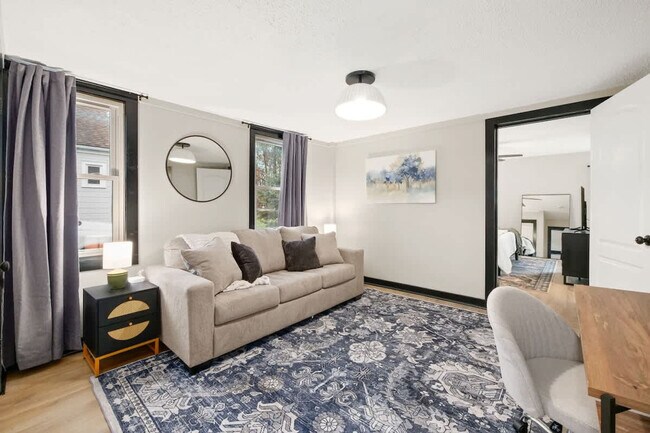 Foto del edificio - 303 E Washington St