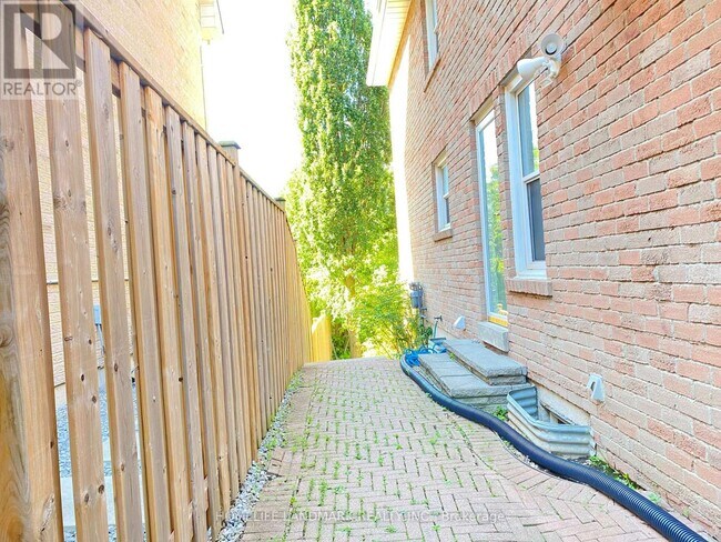 Photo du bâtiment - 19 Redwood Ln