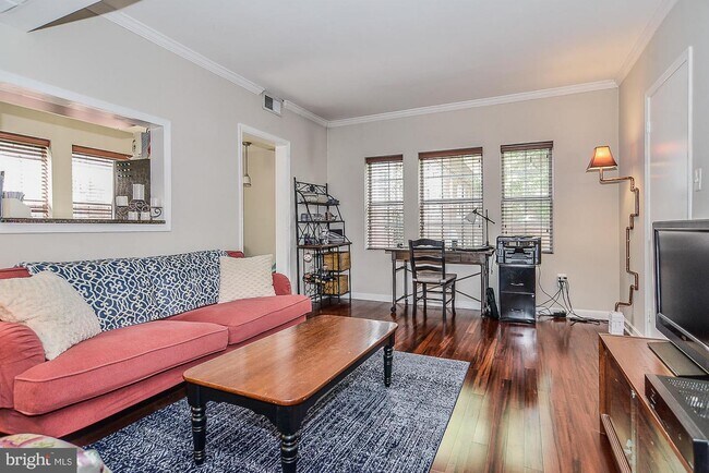 Foto del edificio - 1709 N Troy St