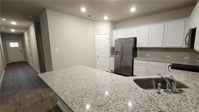 Foto del edificio - 6509 Kildare Dr