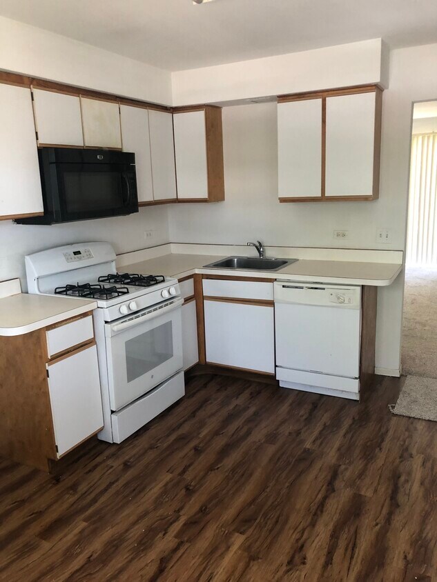 Kitchen - 15200 El Cameno Ter
