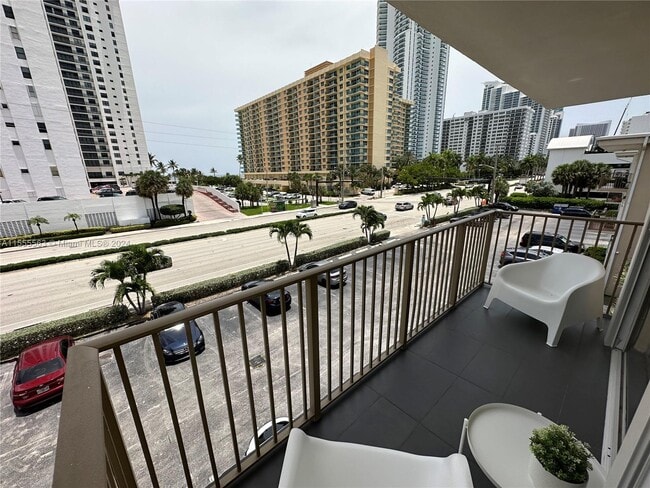 Building Photo - 2600 S Ocean Dr