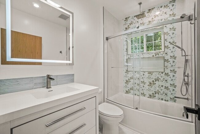 Foto del edificio - 4230 Van Nuys Blvd