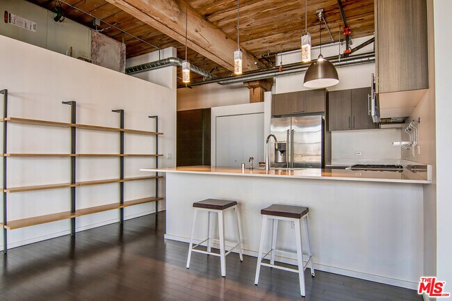 Foto del edificio - 530 S Hewitt St