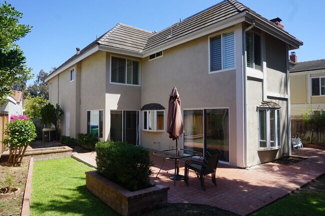 Foto del edificio - Stunning 4 Bedroom 2.5 Bath Home with Offi...