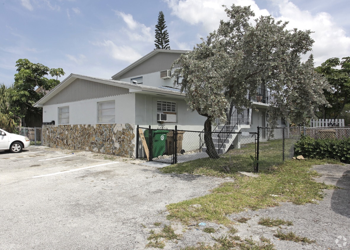 Building Photo - 7361 NW 37th St