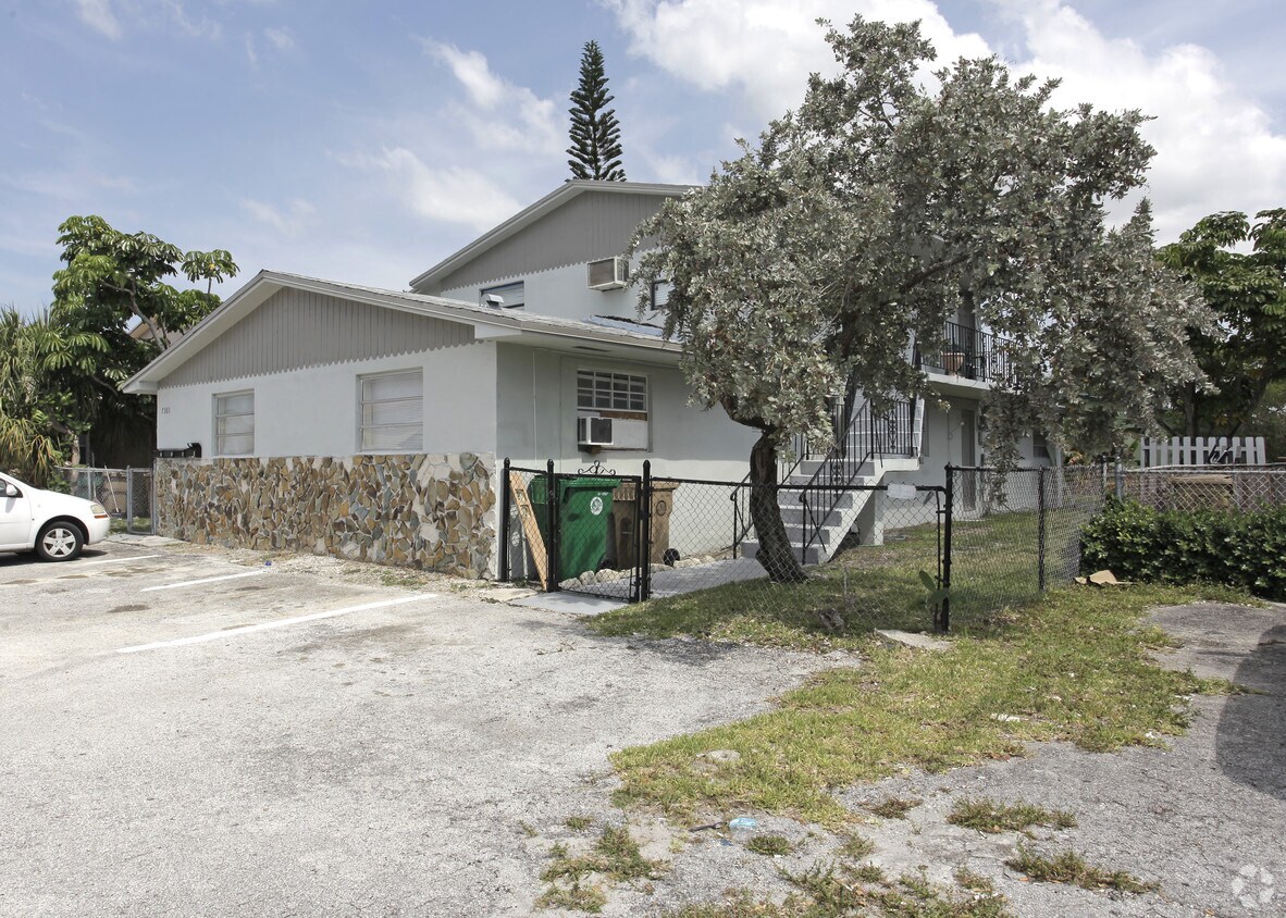 Foto del edificio - 7361 NW 37th St