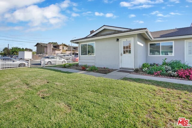 Primary Photo - 17071 Oak Ln