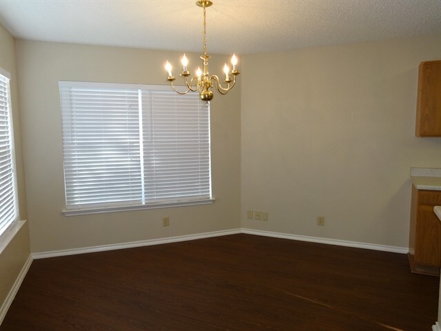 Foto del edificio - 6806 Winterpath Dr