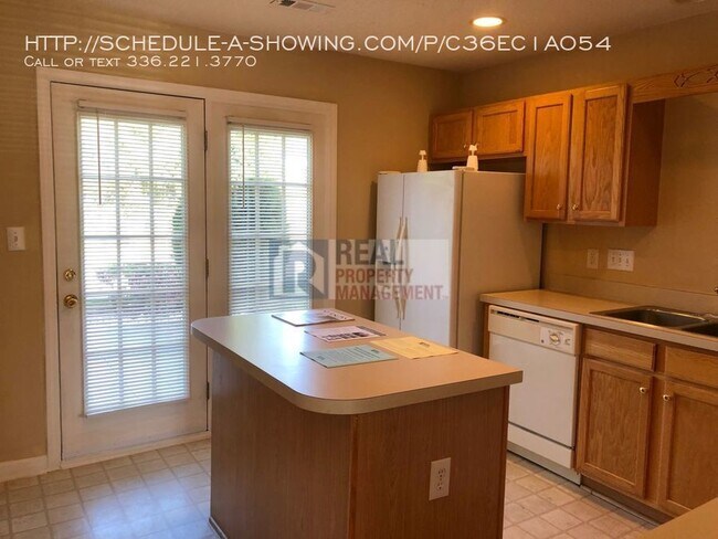 Foto del edificio - 16 Meadow Crossing Ct