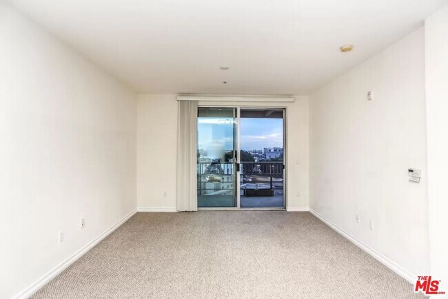 Foto del edificio - 629 Traction Ave