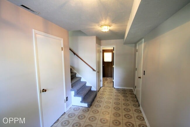 Building Photo - 3 br, 2 bath House - 8707 SEWARD STREET