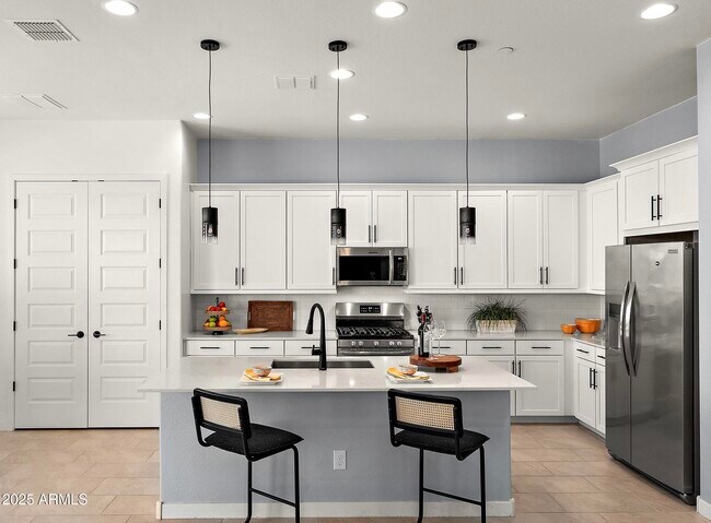 Building Photo - 31674 N 123rd Ave