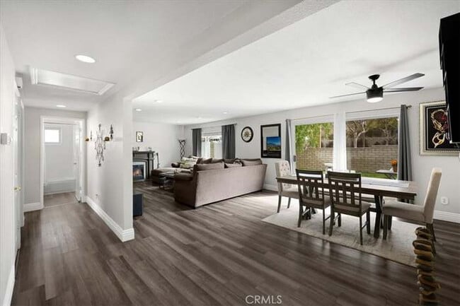 Foto del edificio - 272 Pine Ave