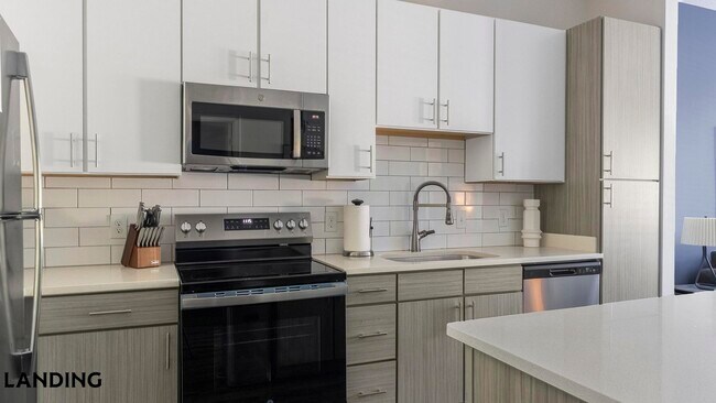 Foto del edificio - 5340 Periwinkle Hl Ave