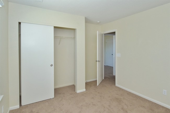 Foto del edificio - 742 Canyon Ln