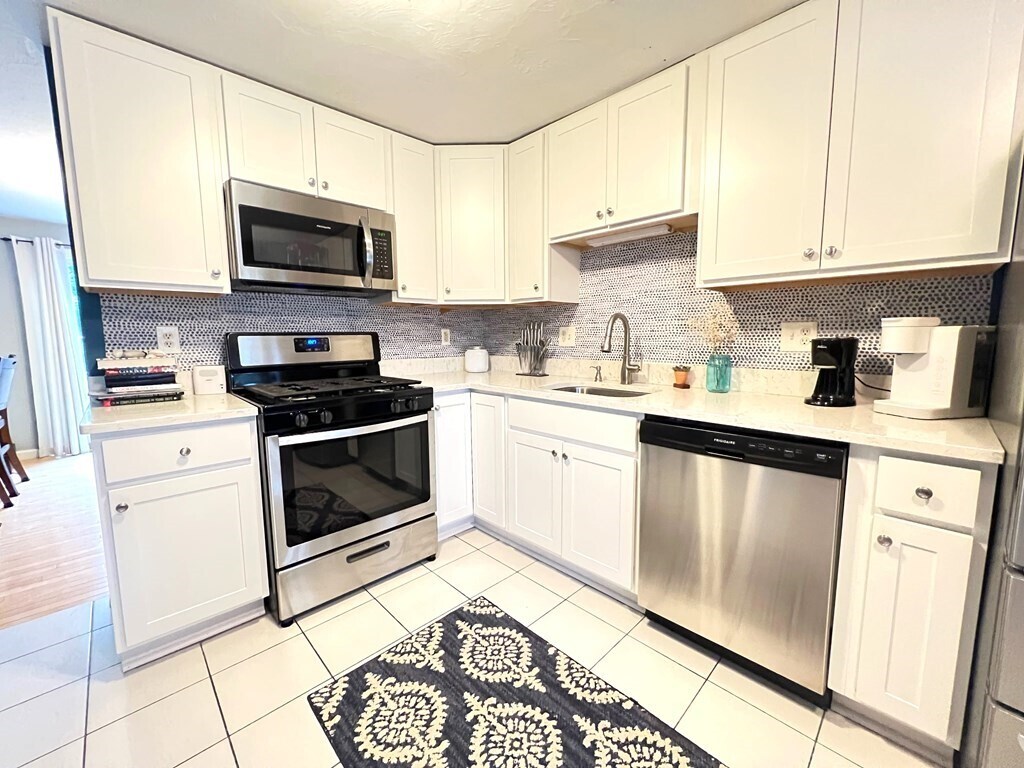 129 Bellwood Cir, Bellingham, MA 02019 Townhome Rentals in Bellingham