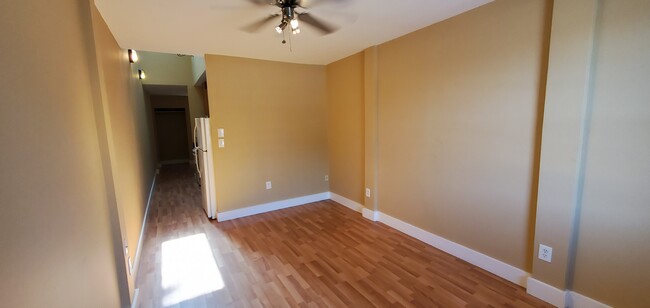 Building Photo - 415 Humphreys St