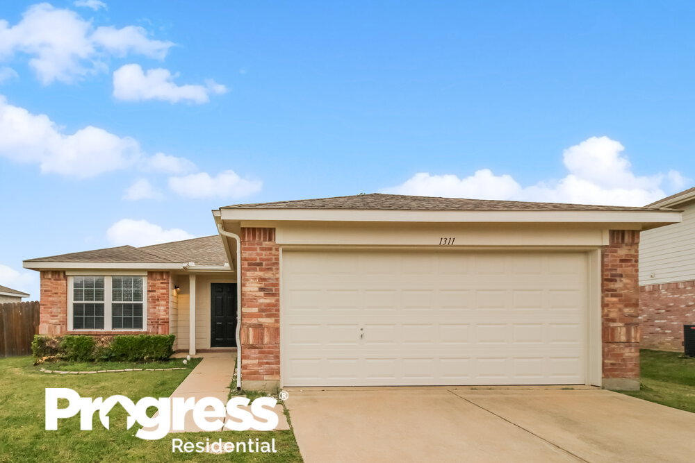 1311 Dakota Trail, Krum, TX 76249 House for Rent in Krum, TX