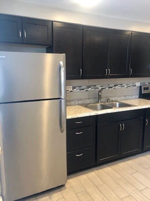 Foto del edificio - 4851 Greenleaf St
