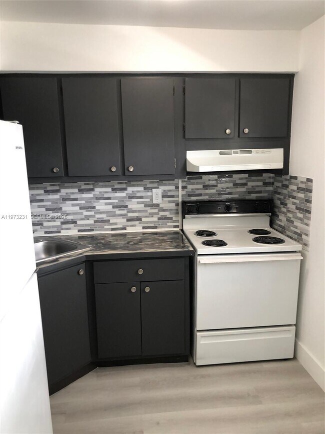 Building Photo - 17255 SW 95th Ave