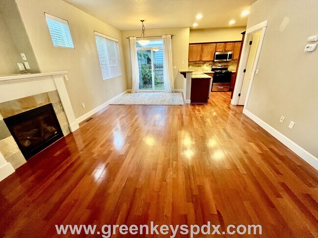 Building Photo - 3-Bedroom, 2.5-Bath House with Attached 2-...