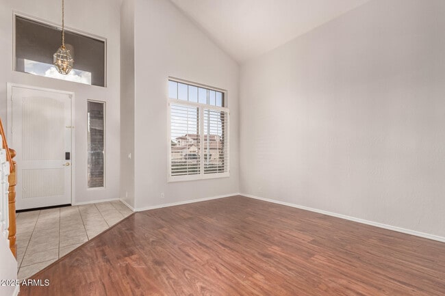 Foto del edificio - 5321 W Morgan Pl