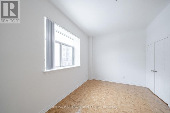 Photo du bâtiment - 1407 Dupont St