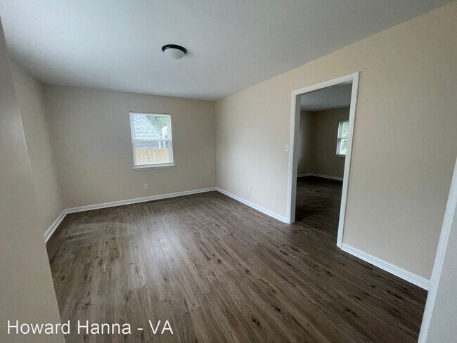 Building Photo - 3 br, 2.5 bath House - 8535 Devon Street