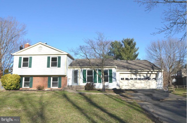 12646 Magna Carta Rd, Herndon, VA 20171 House for Rent