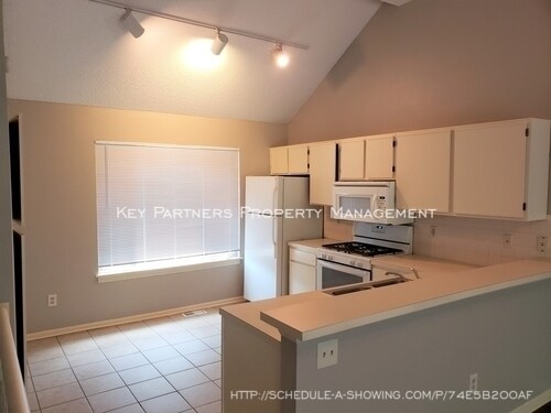 Foto del edificio - 8974 Hauser - Updated!