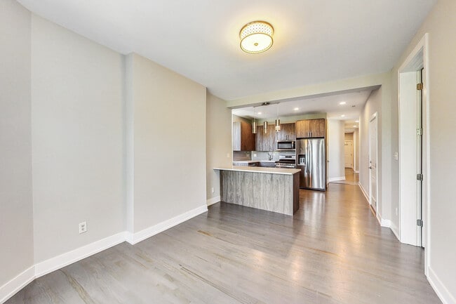 Building Photo - 2131 W Ohio St