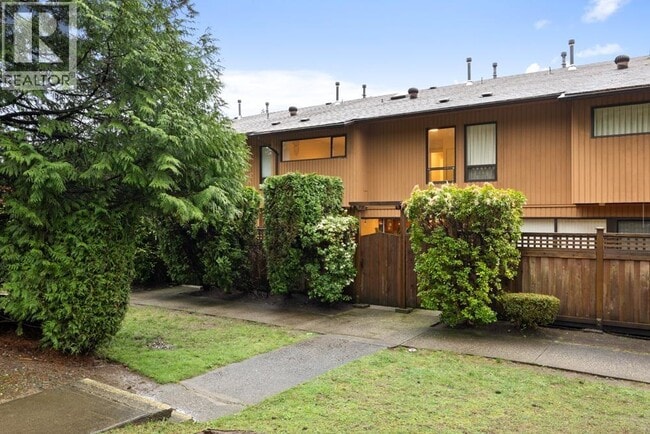 Building Photo - 9024 Centaurus Cir