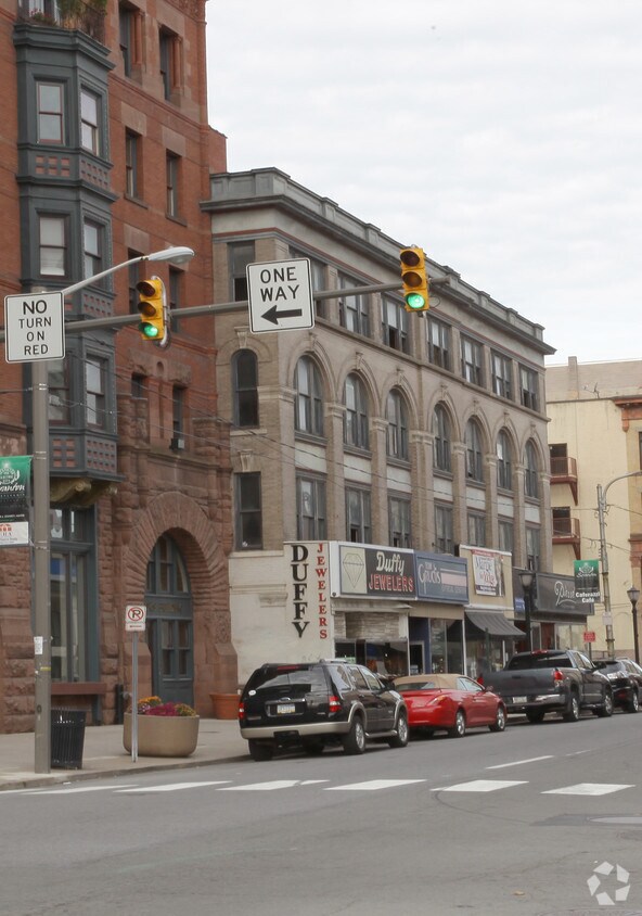 Building Photo - 430-434 Spruce St