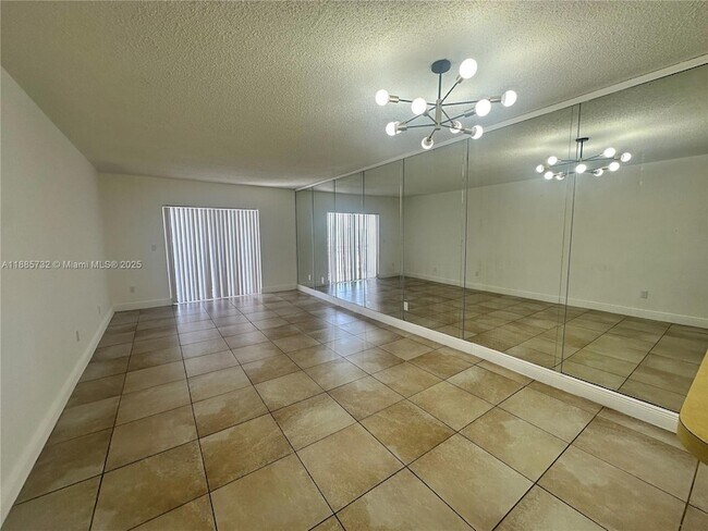 Foto del edificio - 13685 NE 10th Ave