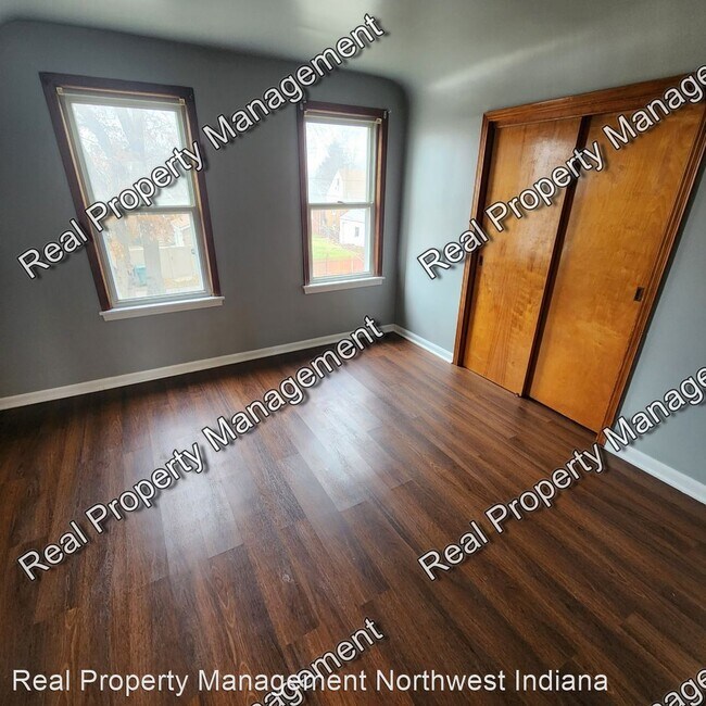 Building Photo - 3 br, 1 bath House - 7216 McLaughlin Avenue