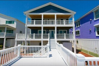 Building Photo - 450 Fort Fisher Blvd N